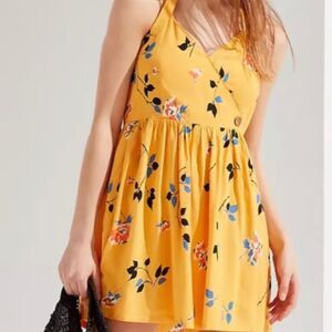Urban Outfitters pippa dress large yellow dress